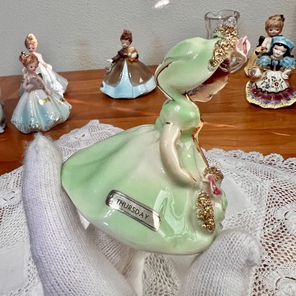 Josef Originals Days of the Week Series THURSDAY Vintage Figurine - Picture 3 of 10